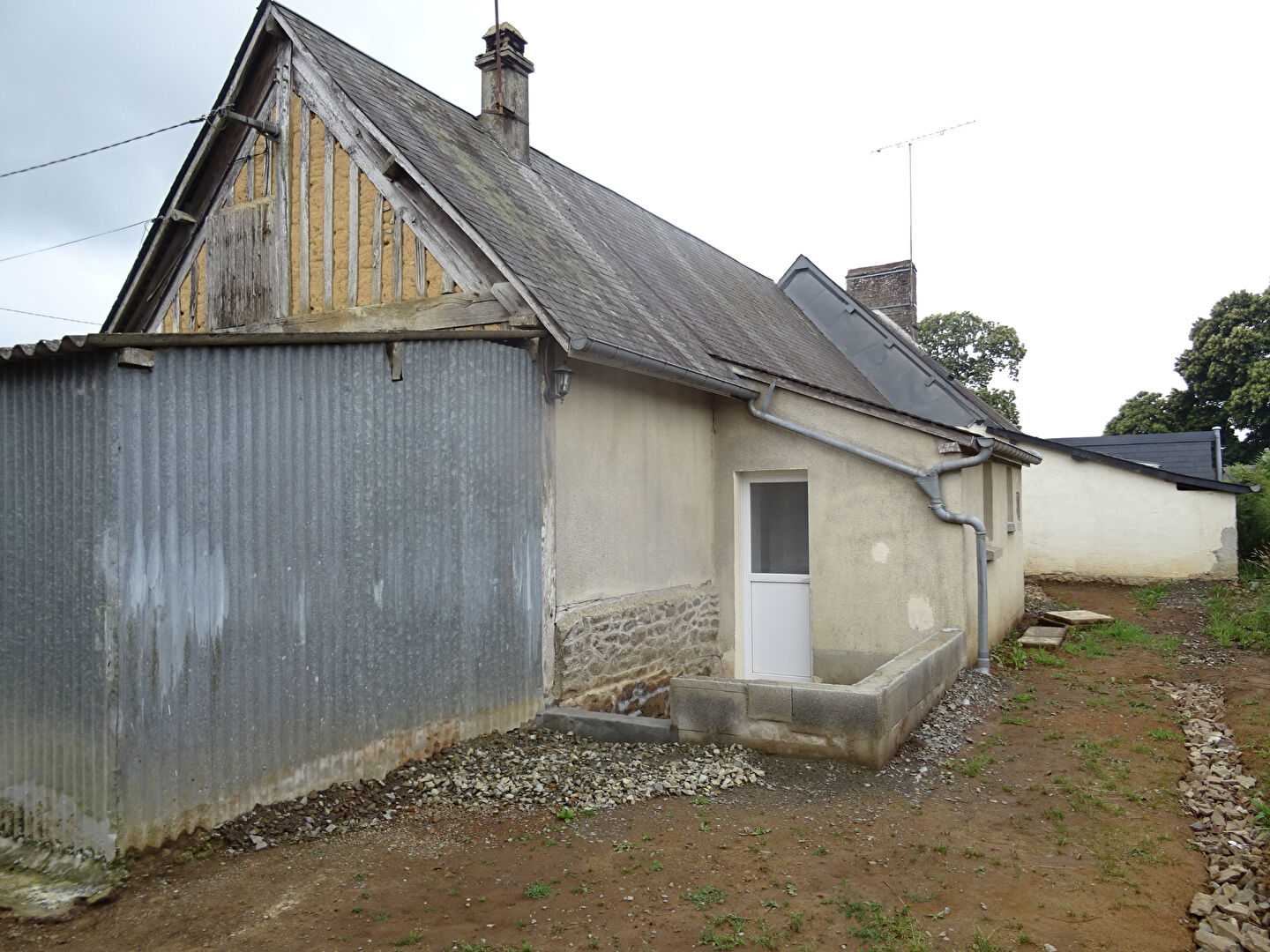 Hus i Saint-Symphorien-des-Monts, Normandie 10831325
