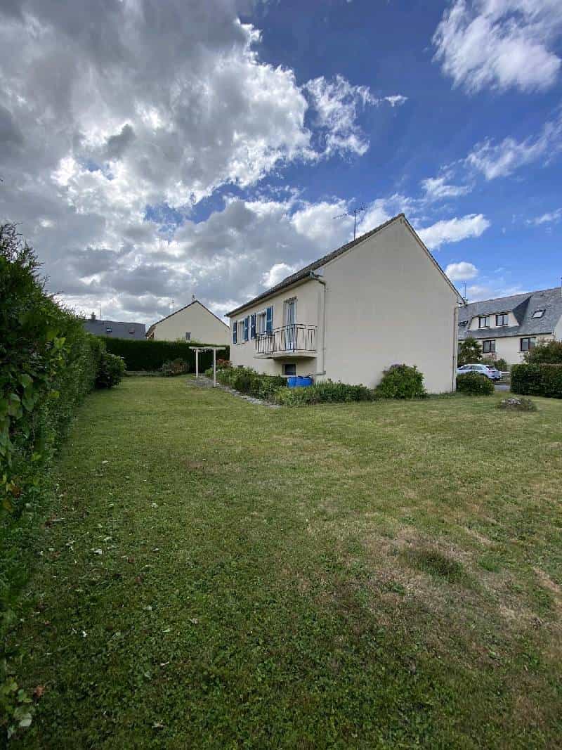房子 在 Fleurigné, Brittany 10831331