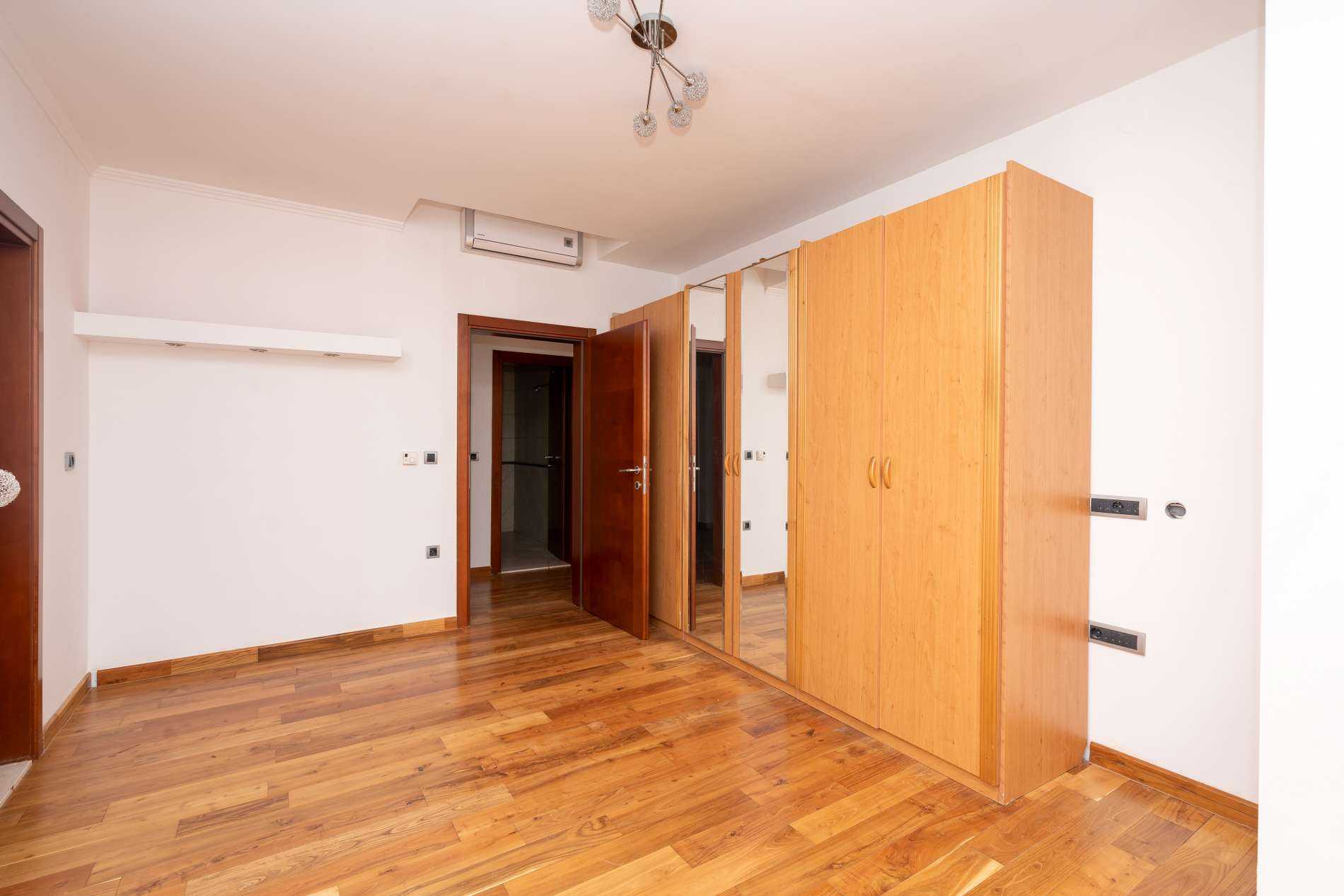 Condominium in Suscepan, Herceg Novi 10831504