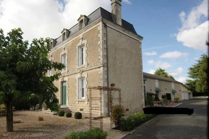 Hus i Civray, Nouvelle-Aquitaine 10831506