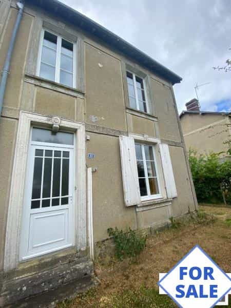 Huis in La Chapelle-Montligeon, Normandië 10831632