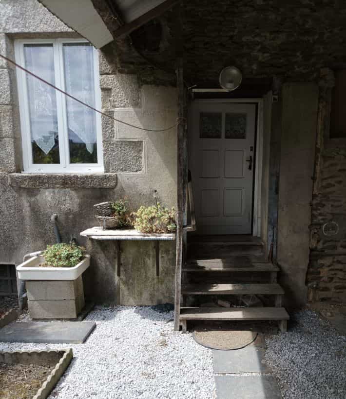 Rumah di Saint-Aignan-de-Couptrain, Pays de la Loire 10831683