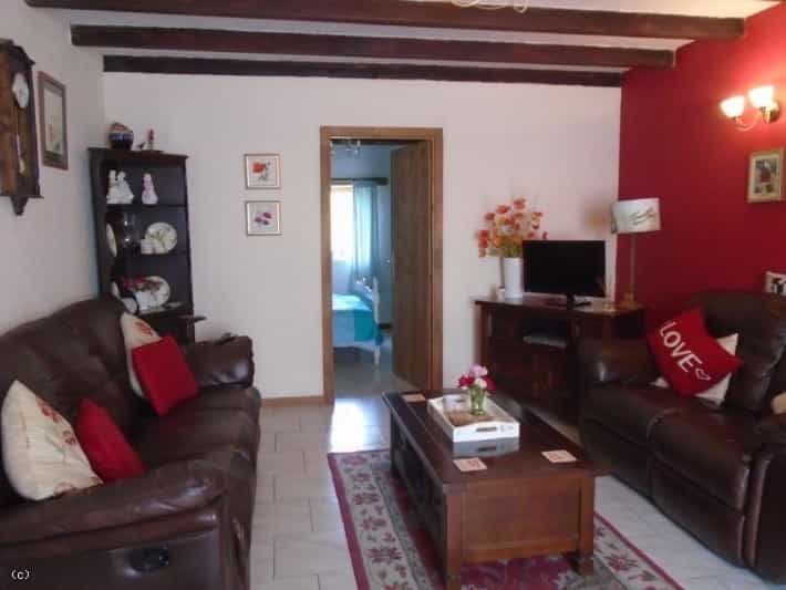 Casa nel Civray, Nouvelle-Aquitaine 10831859