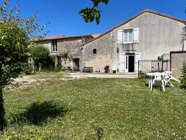 Hus i Villefagnan, Nouvelle-Aquitaine 10831869