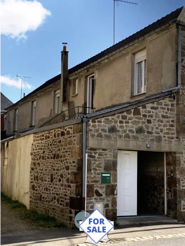 Condominio en Ambrières-les-Vallées, Países del Loira 10831921