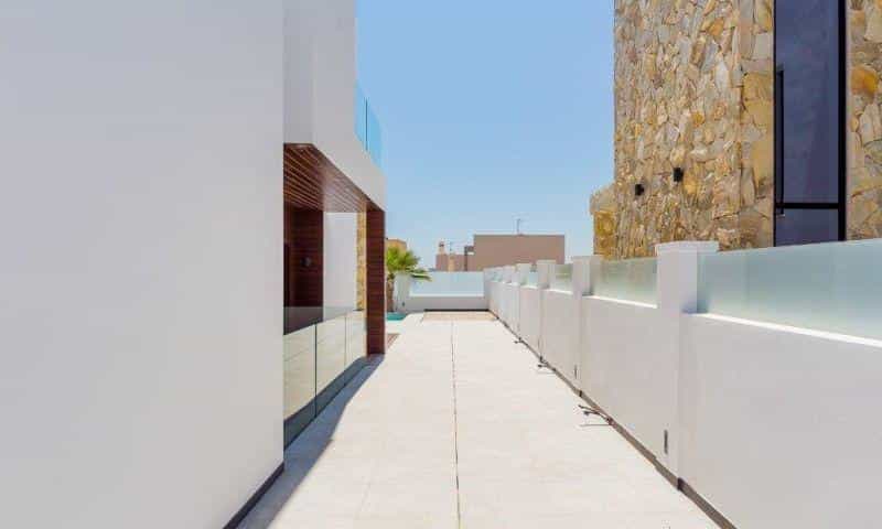 жилой дом в Торреламата, Валенсия 10832226