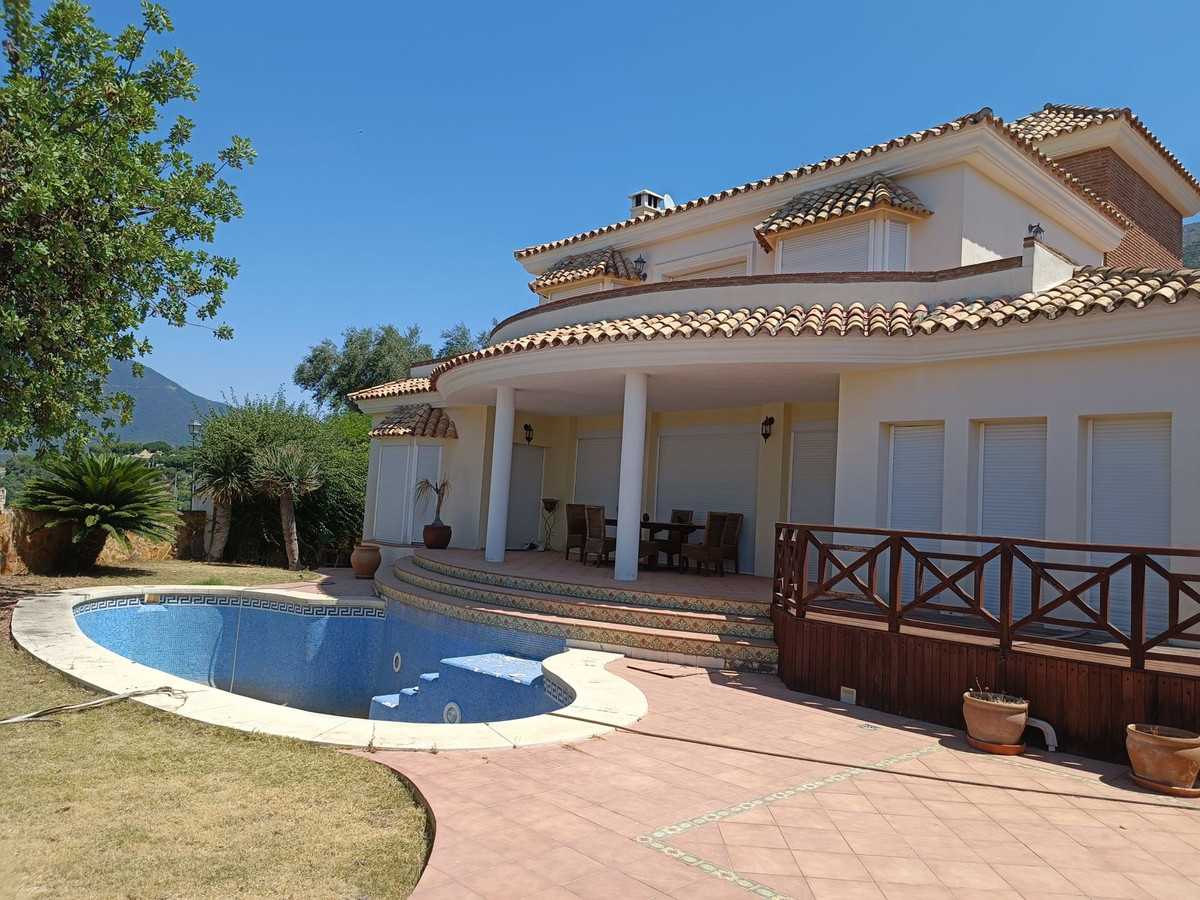 House in Istan, Andalusia 10832969