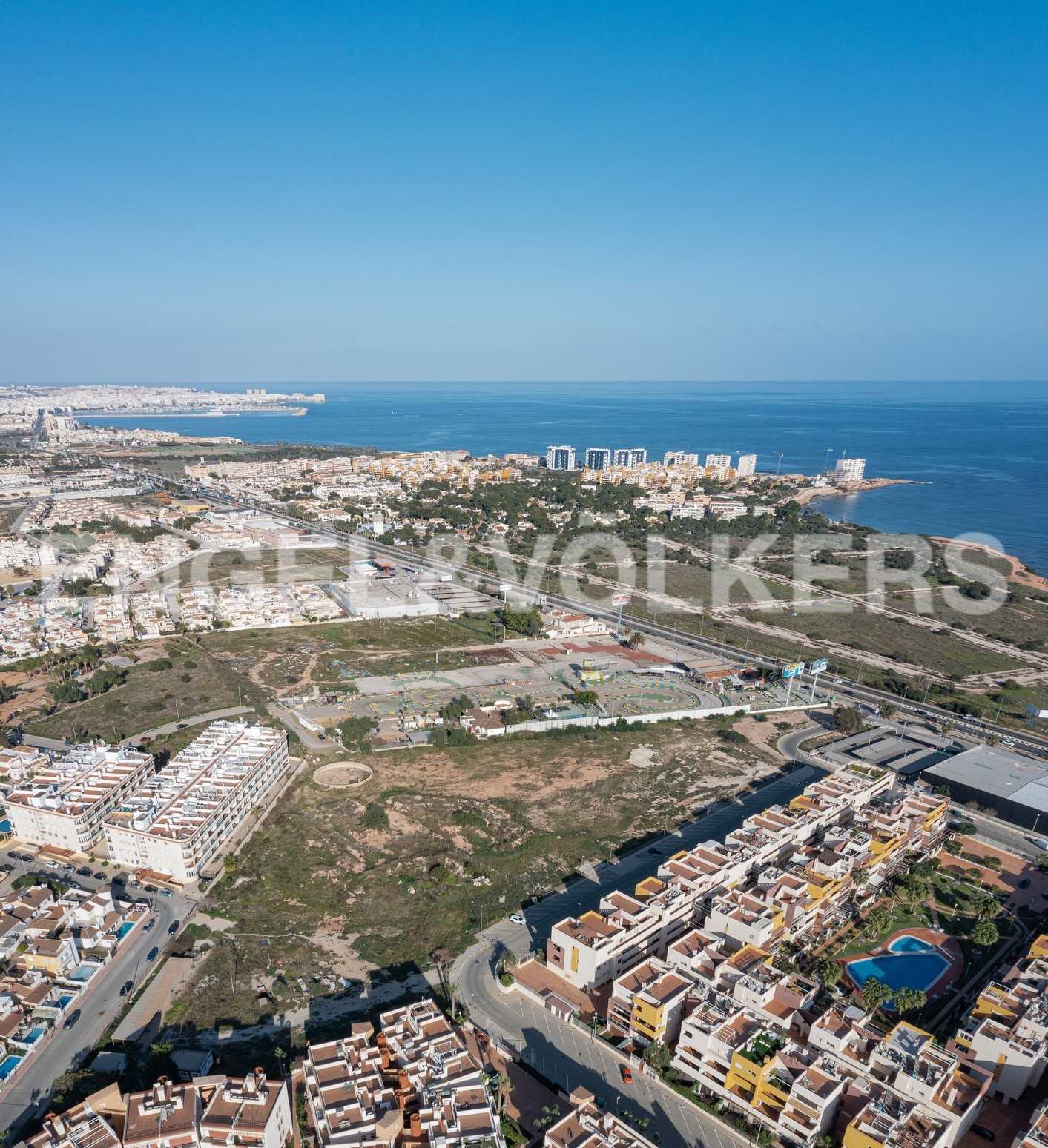 Condominium dans Playa Flamenca, Valencian Community 10833012