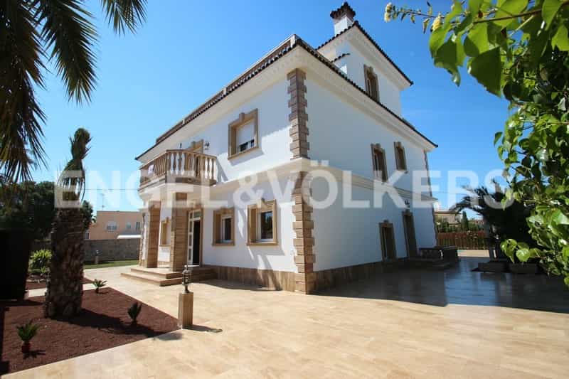بيت في Torrevieja, Valencian Community 10833135