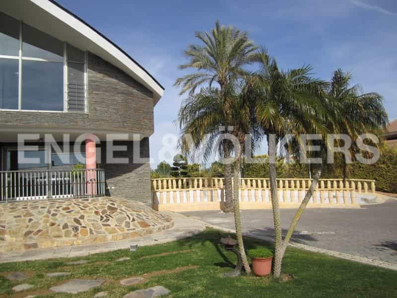 жилой дом в Los Montesinos, Valencian Community 10833212
