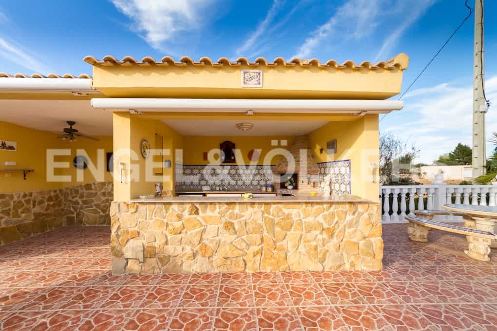 σπίτι σε Crevillent, Valencian Community 10833225
