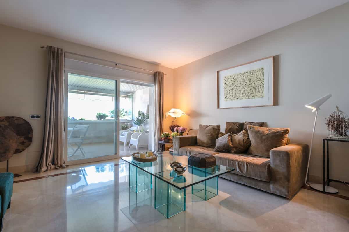 Condominium in Marbella, Andalusië 10833443