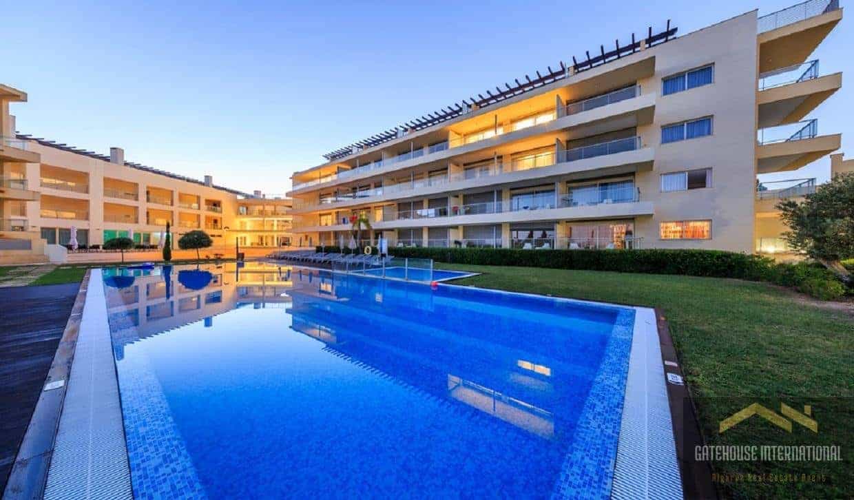 Condominium in Quarteira, Faro 10833577