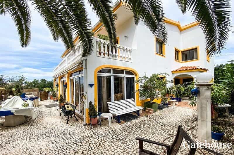 House in Praia da Luz, Faro District 10833936