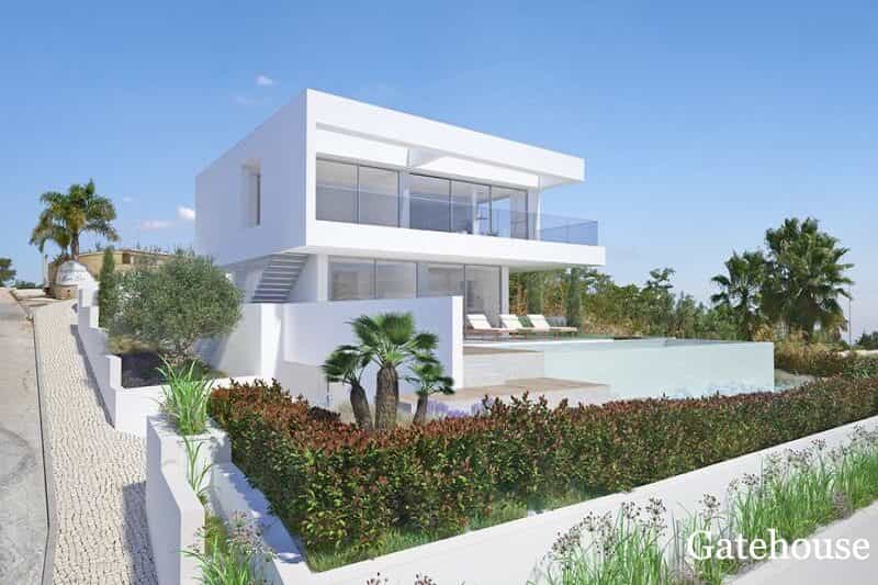 House in Praia da Luz, Faro District 10834224