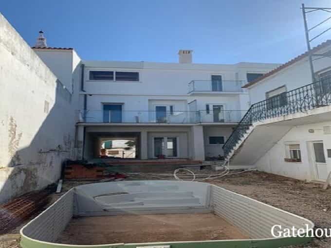 Condominium in Praia da Luz, Faro District 10834259