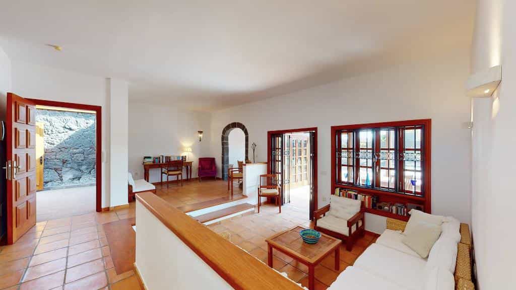 жилой дом в Playa Blanca, Canarias 10834843