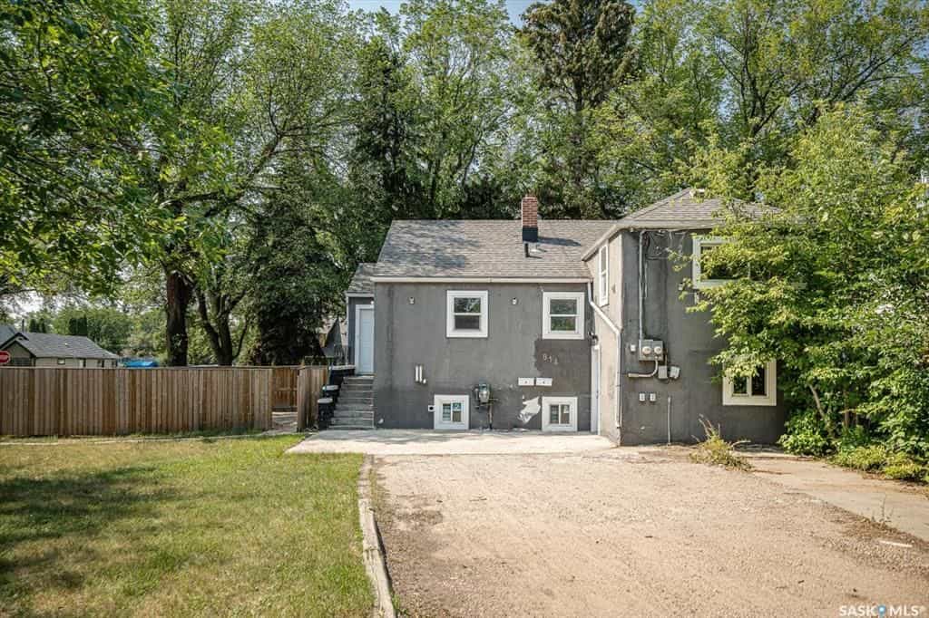 Rumah di Saskatoon, Saskatchewan 10835458