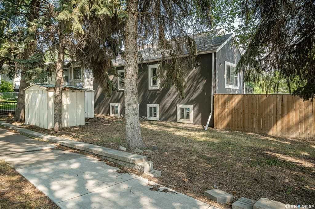 Rumah di Saskatoon, Saskatchewan 10835458