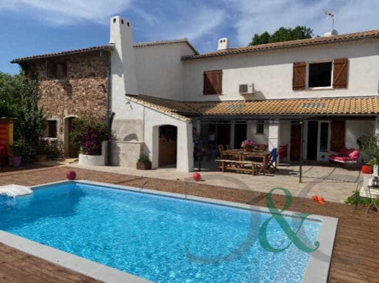 Casa nel La Crau, Provence-Alpes-Cote d'Azur 10835496
