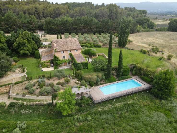 House in Roussillon, Provence-Alpes-Cote d'Azur 10835585