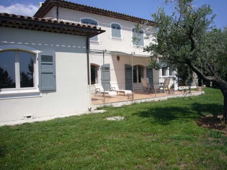 房子 在 Draguignan, Provence-Alpes-Cote d'Azur 10835600