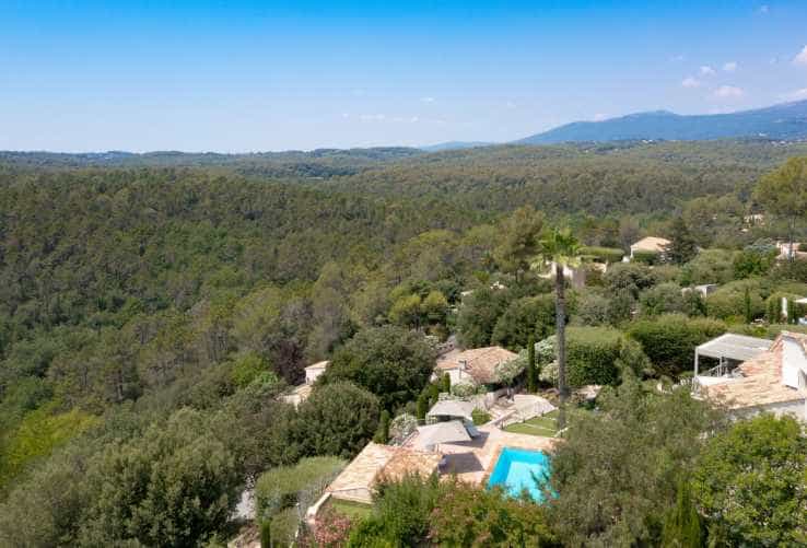 loger dans Le Château, Provence-Alpes-Côte d'Azur 10835751