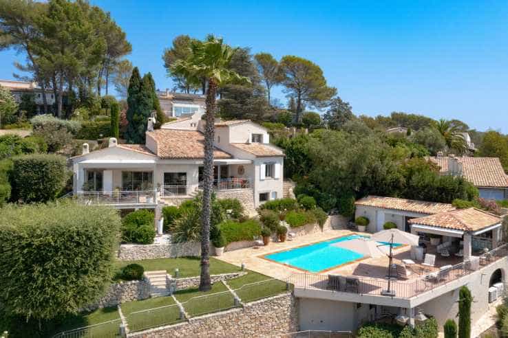 House in Le Chateau, Provence-Alpes-Cote d'Azur 10835751