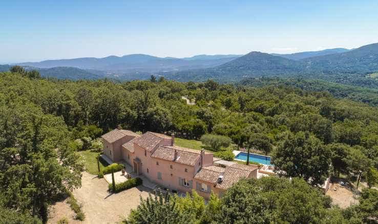 rumah dalam La Garde-Freinet, Provence-Alpes-Côte d'Azur 10835826