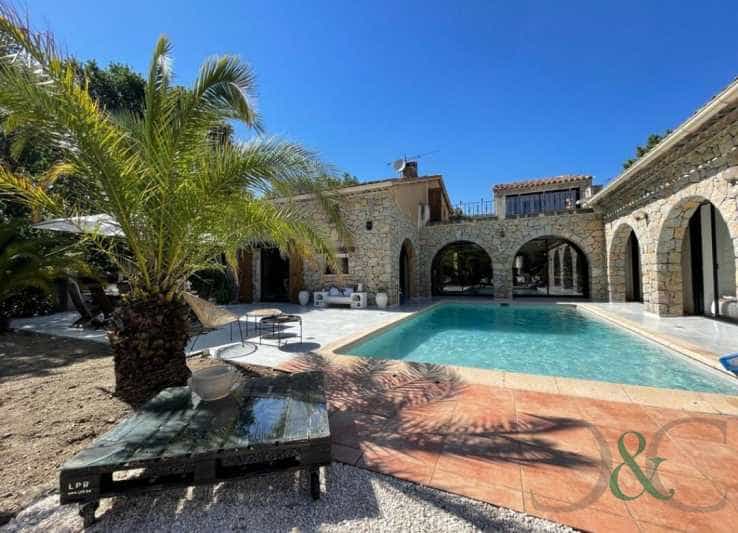 House in L'Istre, Provence-Alpes-Cote d'Azur 10835835