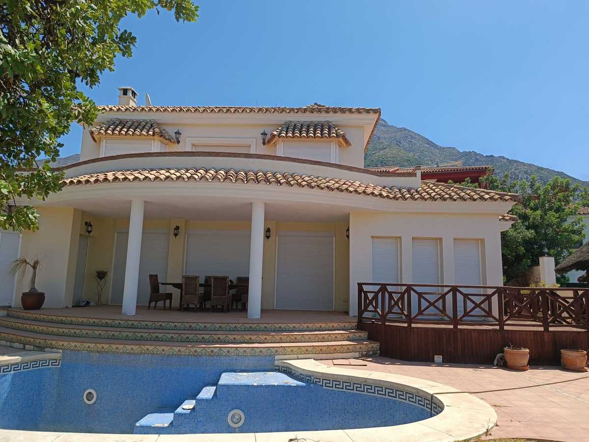 House in Istan, Andalusia 10835868