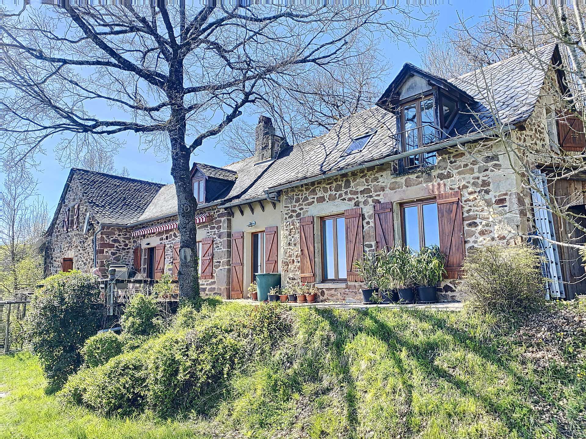 rumah dalam Najac, Occitanie 10835894