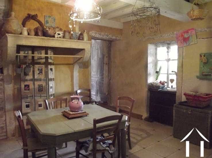 House in Cluny, Bourgogne-Franche-Comte 10835951