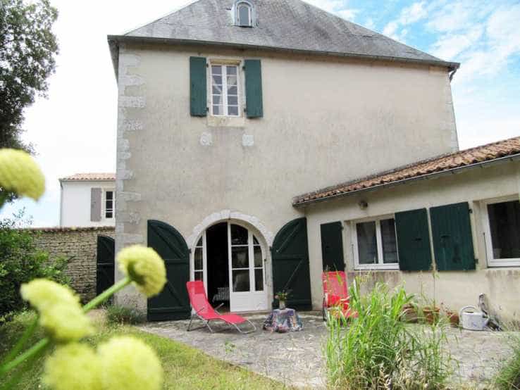 House in La Flotte, Nouvelle-Aquitaine 10835998