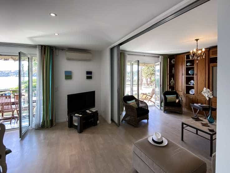 公寓 在 安提布, 普羅旺斯-阿爾卑斯-藍色海岸 10836017