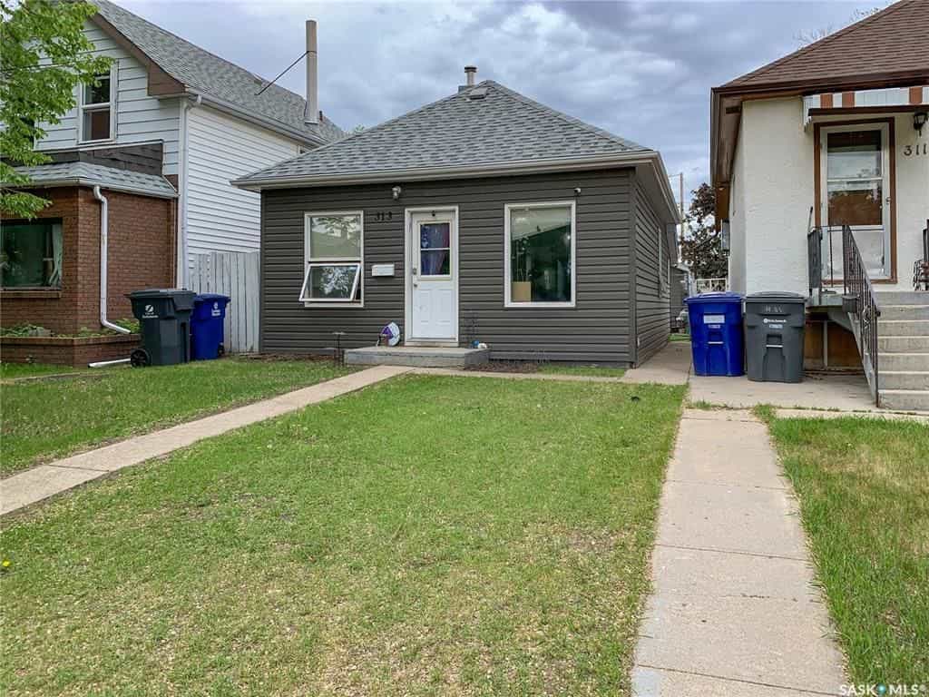 Hus i Saskatoon, Saskatchewan 10836059