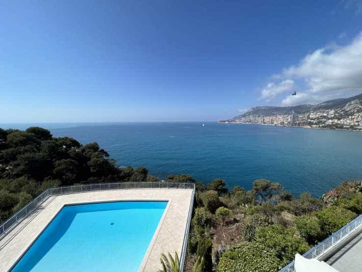 Condominium in Cap Martin, Provence-Alpes-Cote d'Azur 10836098