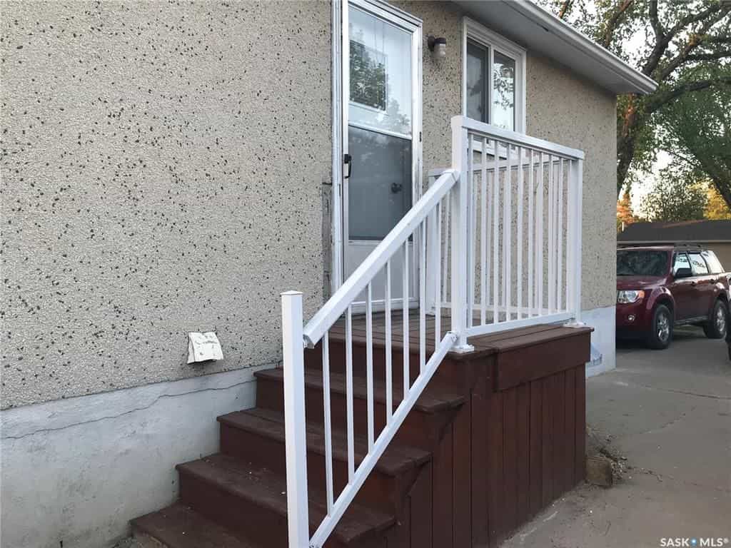Rumah di Saskatoon, Saskatchewan 10836108