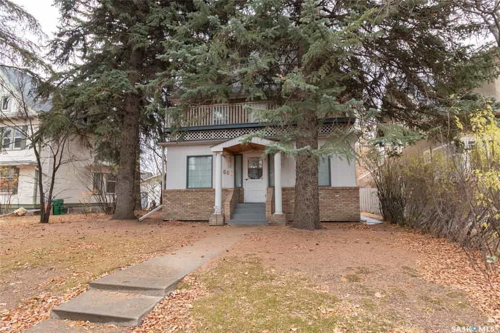 House in Saskatoon, Saskatchewan 10836119