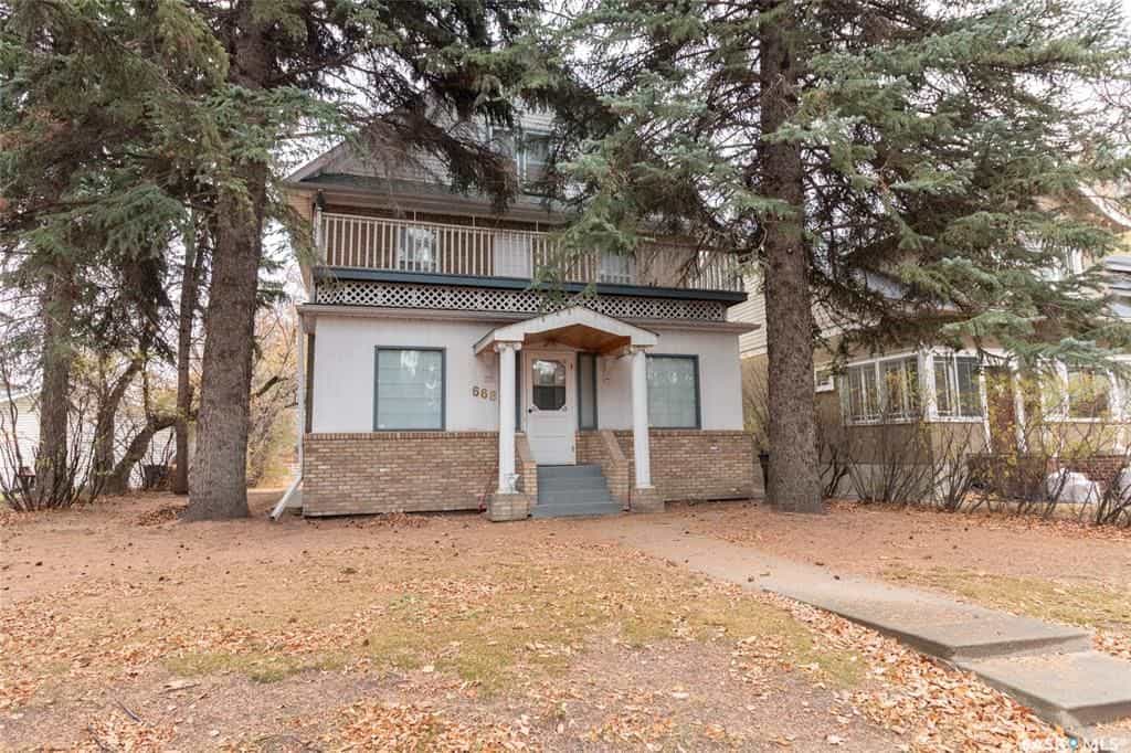 House in Saskatoon, Saskatchewan 10836119