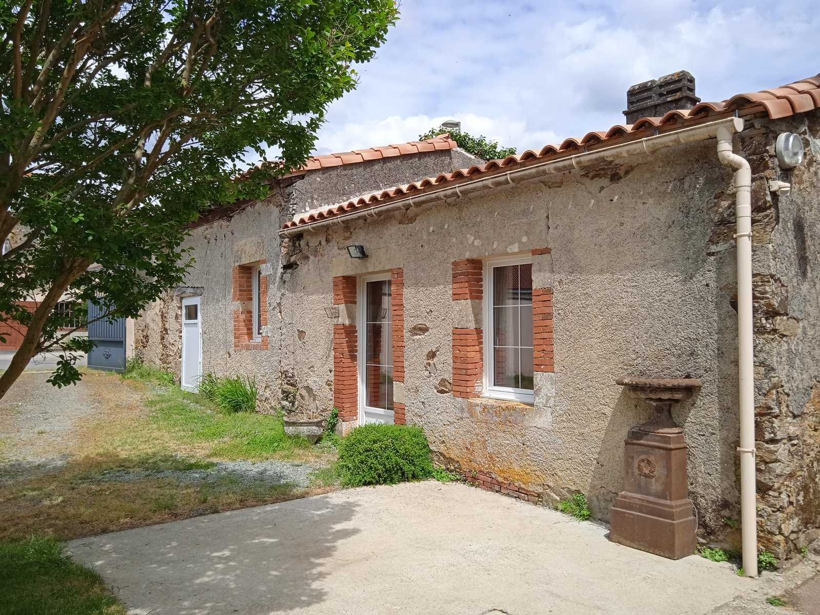 Huis in La Chataigneraie, Pays de la Loire 10836238