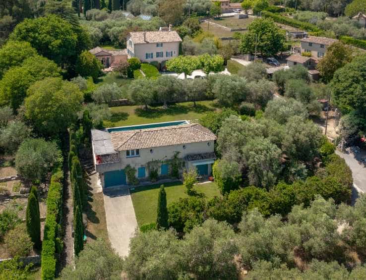 بيت في Grasse, Provence-Alpes-Côte d'Azur 10836246
