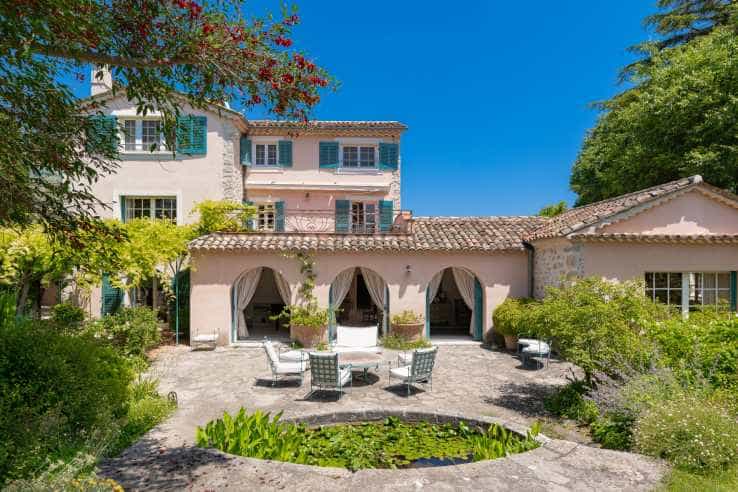 بيت في Grasse, Provence-Alpes-Côte d'Azur 10836246