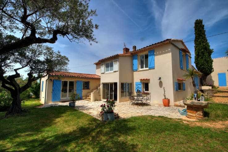 rumah dalam Aups, Provence-Alpes-Cote d'Azur 10836310