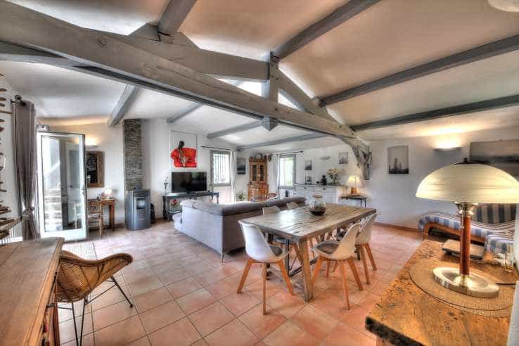 Hus i Aups, Provence-Alpes-Côte d'Azur 10836310