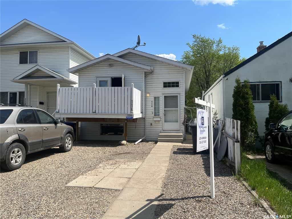 Casa nel Saskatoon, Saskatchewan 10836340