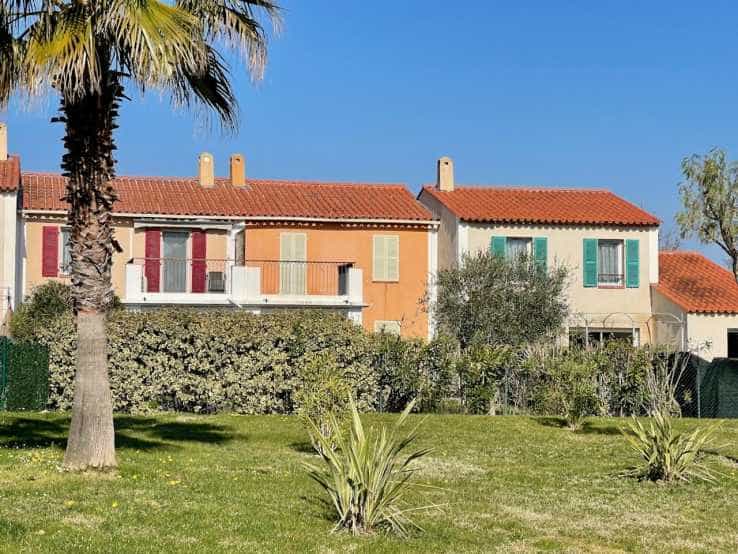 House in Roquebrune-sur-Argens, Provence-Alpes-Cote d'Azur 10836341