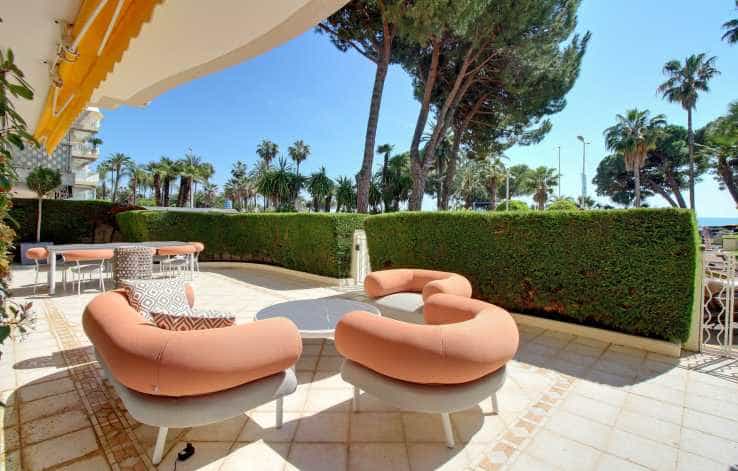 Condominium in Cannes, Provence-Alpes-Cote d'Azur 10836408