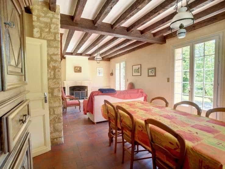 House in Vitrac, Nouvelle-Aquitaine 10836415