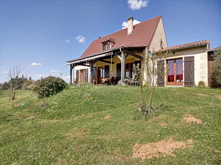 House in Meyrals, Nouvelle-Aquitaine 10836454